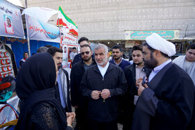 بازدید علی نیکزاد نایب رئیس مجلس شورای اسلامی از نمایشگاه رزمی فرهنگی دفاع مقدس در اردبیل