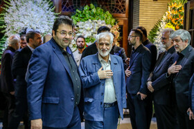 پرویز سروری در مراسم ختم مادر شهید مجید حداد‌عادل و غلامعلی حداد‌عادل