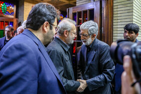 علی لاریجانی، دبیر شورای عالی امنیت ملی در مراسم ختم مادر شهید مجید حداد‌عادل و غلامعلی حداد‌عادل