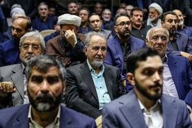 محمدعلی نجفی در مراسم ختم مادر شهید مجید حداد‌عادل و غلامعلی حداد‌عادل