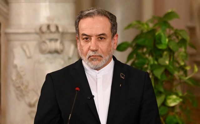 سیدعباس عراقچی وزیر امور خارجه ایران عراقچی: اروپا مسئولانه عمل کند