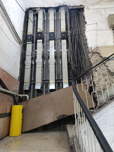 ایمنی روی کاغذ؛ ساختمانهای بحرانی هنوز در لیست خطر