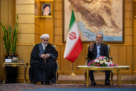 مسعود پزشکیان،رئیس جمهور و حجت الاسلام محمد محمدی گلپایگانی رئیس دفتر رهبری