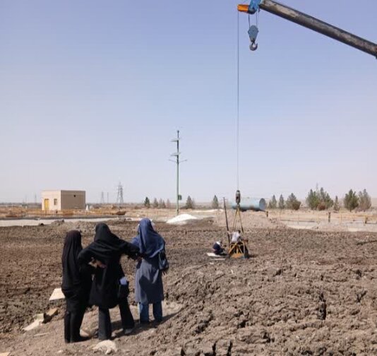 نمونه‌برداری از لجن‌های تصفیه‌خانه شهرک صنعتی اشتهارد