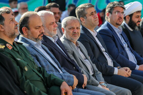 علیرضا کاظمی، وزیر آموزش و پرورش در آیین نواختن زنگ مقاومت - هنرستان شهید باهنر تهران