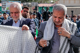 علیرضا کاظمی، وزیر آموزش و پرورش و سعید اوحدی معاون رییس جمهور و رییس سازمان بنیاد شهید در آیین نواختن زنگ مقاومت - هنرستان شهید باهنر تهران