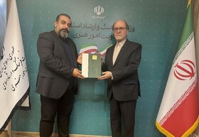 دبیر جشنواره تئاتر فجر منصوب شد