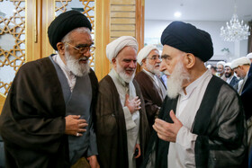 حضور آیت الله سعیدی نماینده ولی فقیه در قم و آیت الله محمدی عراقی مسئول دفتر رهبری در قم در مراسم اولین سالگرد شهادت سیدحسن نصرالله - قم