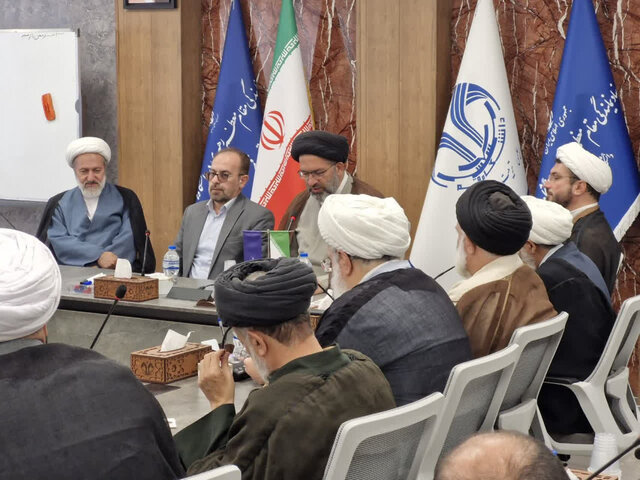 لزوم هم‌افزایی استانداری قم و نهاد رهبری در دانشگاه‌ها