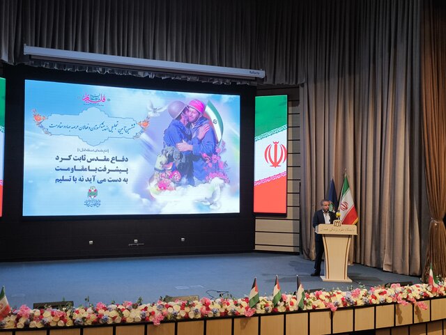 در هر دو جنگ تحمیلی در حال مذاکره با طرف متخاصم بودیم