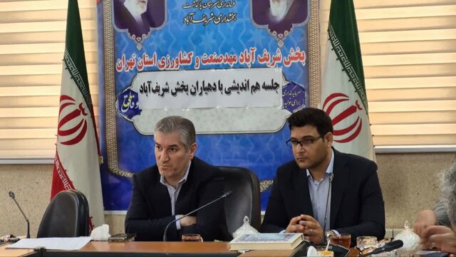 دهیاران با پرهیز از حاشیه‌های سیاسی، پیگیر مطالبات مردم باشند