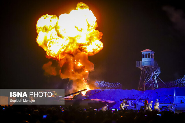 تصویری از نمایش میدانی ۱۸۰۰۱ شهید استقبال کمنظیر مردم از نمایش میدانی ۱۸ هزار و یک شهید خراسان رضوی
