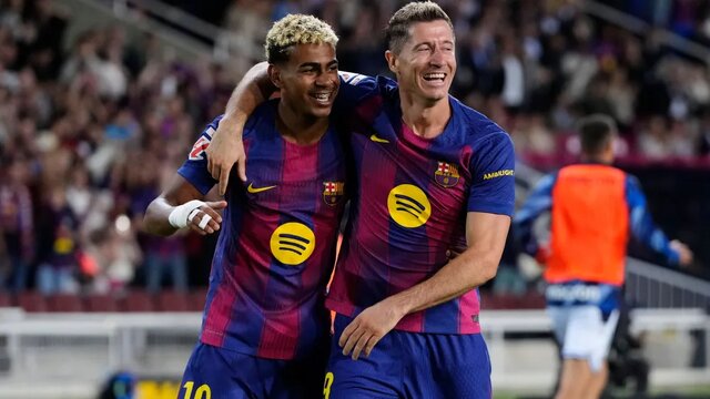 فلیک: یامال برای توپ طلا تلاش میکند/ صدرنشینی کنونی معنای خاصی ندارد