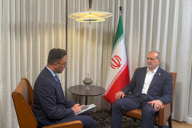 پزشکیان: «اسنپ‌بک» تقلّایی برای مشروعیت‌بخشی به اقدامات خلاف قانون کشورهای غربی است