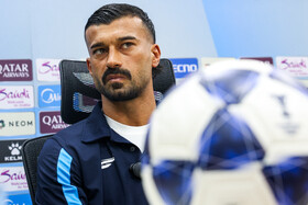 رامین رضاییان، بازیکن تیم فوتبال استقلال در نشست خبری پیش از دیدار با المحرق بحرین