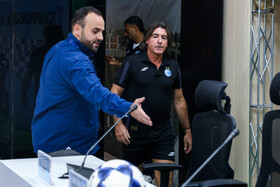 ریکاردو ساپینتو، سرمربی تیم فوتبال استقلال در نشست خبری پیش از دیدار با المحرق بحرین