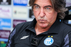 ریکاردو ساپینتو، سرمربی تیم فوتبال استقلال در نشست خبری پیش از دیدار با المحرق بحرین