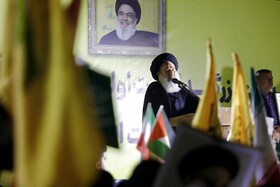 سخنرانی حجت‌الاسلام سیدیاسین موسوی، امام‌جمعه بغداد در مراسم گرامیداشت سالگرد سید حسن نصرالله در میدان شهدا - مشهد