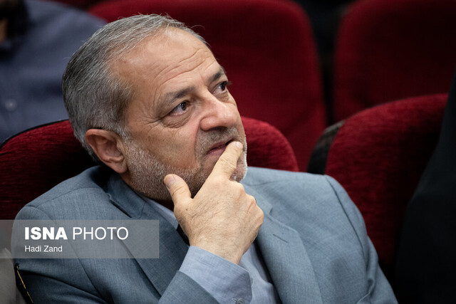 انتقاد وزیر آموزش و پرورش از عدم توجه به معلم در دوره ابتدایی و سهم ناچیز وزارتخانه از تولید ناخالص ملی