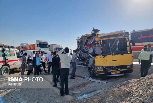 عکس: آرشیو تصادف دو اتوبوس در جاده مخصوص کرج؛ ۱۶ نفر مصدوم شدند
