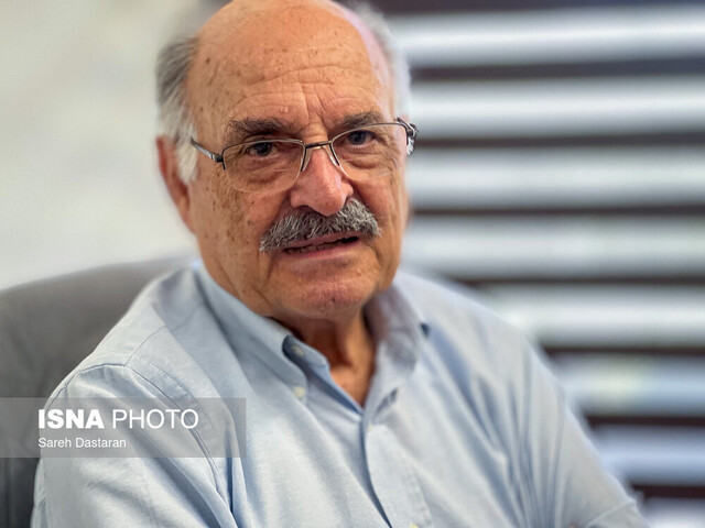 وقتی واژههای بیگانه ارزش میشود باید نگران شد