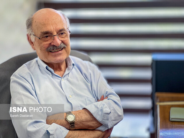 وقتی واژههای بیگانه ارزش میشود باید نگران شد