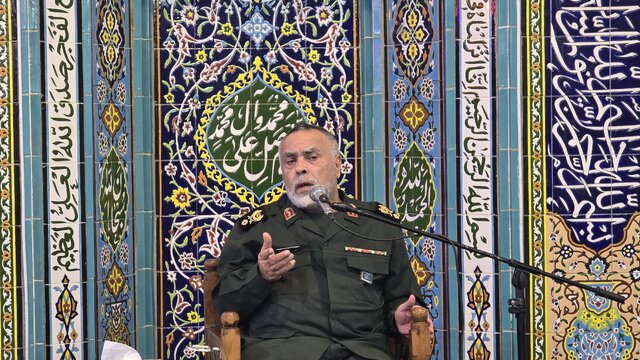 دفاع مقدس نقشه آمریکا و شوروی برای نابودی انقلاب را شکست داد