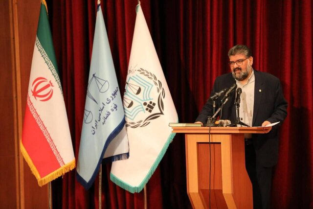 اعدام بهمن چوبی اصل به اتهام جاسوسی/ بازداشت بلاگر وکیل‌نما/ طرح ۴ هزار و ۳۹۰ شکایت از «موبایل موسوی»/وضعیت کلثوم اکبری بعد از محکومیت به ۱۰ قصاص