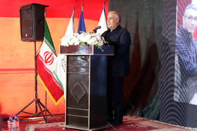 سخنرانی هوشنگ بازوند، معاون وزیر راه، مسکن و شهرسازی در عملیات ریل‌گذاری راه‌آهن کرمانشاه - خسروی