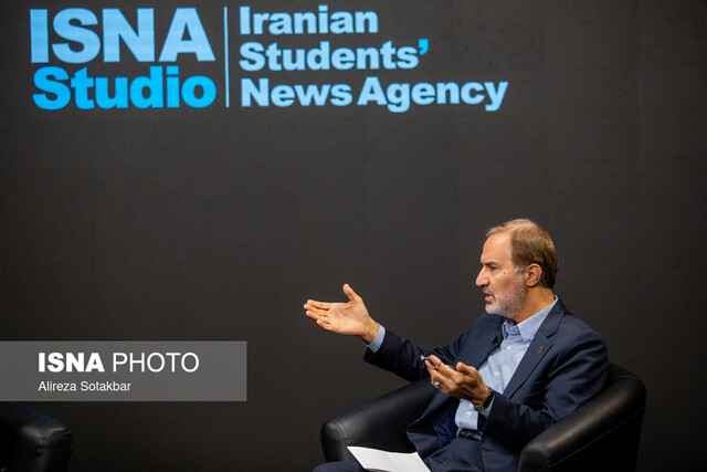 رشد زیگزاگی علم در ایران؛ پیامدهای مقاله‌محوری و گسست دانشگاه از صنعت