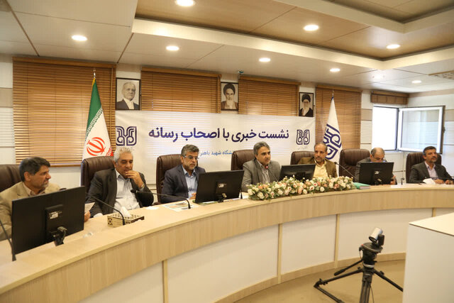 هزینه ۱۵۰ میلیونی هر دانشجو در سال/ «باهنر» در جمع ۱۵ دانشگاه برتر کشور