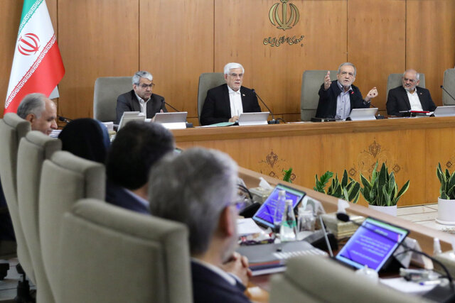 نباید به صرف یک اظهارنظر نیروهای علمی را محروم کرد