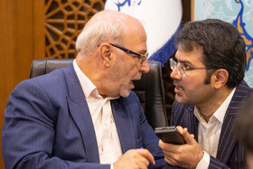 حسینعلی حاجی‌دلیگانی‌ نماینده مردم شاهین‌شهر و میمه در مجلس در نشست شورای گفت‌وگوی دولت و بخش خصوصی در استان اصفهان با حضور محمدرضا فرزین، رئيس کل بانک مرکزی