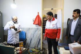 بازدید محمدعلی طالبی، استاندار از  بخش مکانوتراپی در مجتمع توانبخشی جمعیت هلال‌احمر استان کرمان