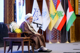 سخنرانی آیت الله اراکی، عضو مجمع تشخیص مصلحت نظام و مجلس خبرگان رهبری در بزرگداشت دبیران کل حزب‌الله با حضور رئیس مجلس ـ قم