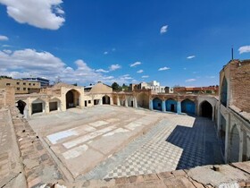 سرانجام کاروانسرای شاه‌عباسی سمنان از پس حصارهای فروریخته خود را نشان داد + تصاویر