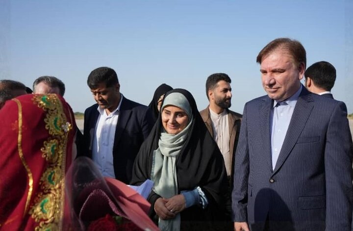 وزیر راه و شهرسازی وارد استان بوشهر شد