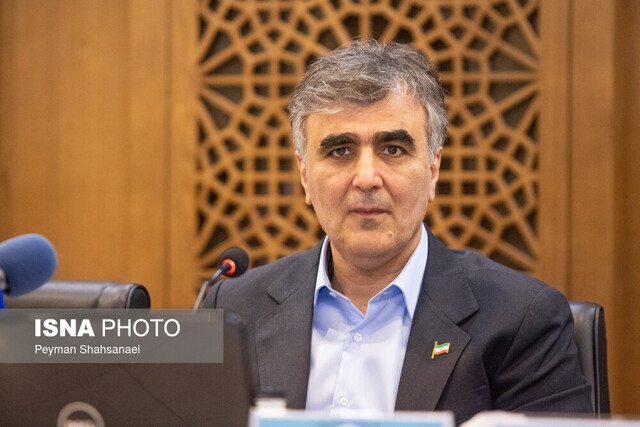 افزایش سقف اعطای تسهیلات و ضمانت‌نامه‌ها/ دولت ظرفیت‌های خود را برای تسریع پروژه‌های انرژی خورشیدی به‌کار گرفته است