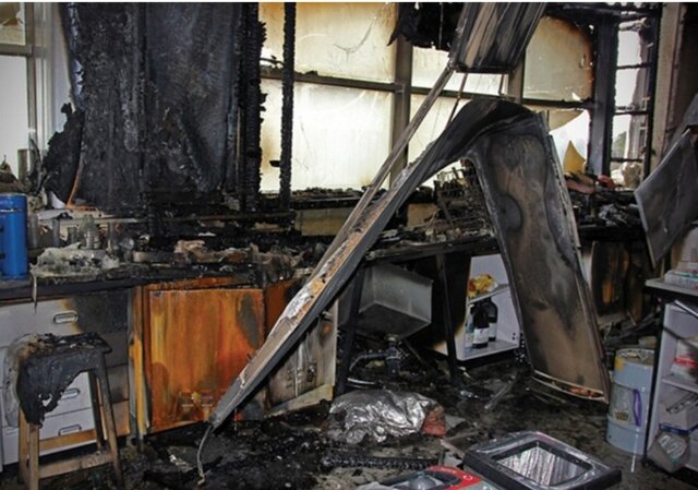 عکس خبر تزئینی علت انفجار آزمایشگاه دانشکده فنی تهران اعلام شد/ یک دانشجو درگذشت و حال دو دانشجوی مصدوم خوب است