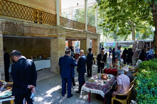 معاون صنایع‌دستی همدان: سالمندان در فرهنگ و آینده صنایع‌دستی نقش اثرگذاری دارند