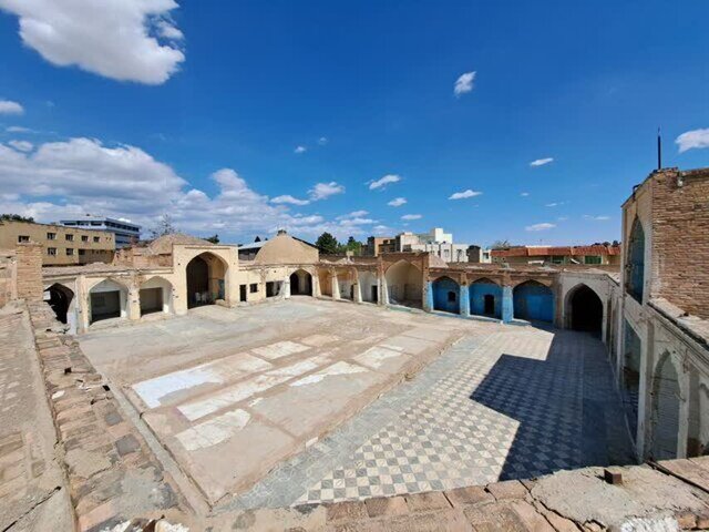 کاروانسرا شاهعباسی سمنان سرانجام کاروانسرای شاهعباسی سمنان از پس حصارهای فروریخته بیرون آمد + تصاویر