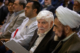 محمد هاشمی در مراسم ختم همسر آیت‌الله سیستانی