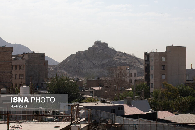 بر سر قبری گریه می‌کنیم که مُرده‌ در آن نیست!