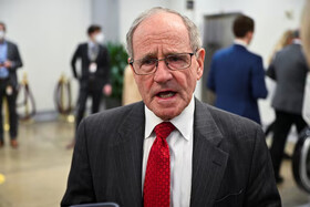 سناتور ارشد آمریکایی خواستار افزایش فشار بر چین درباره تایوان شد