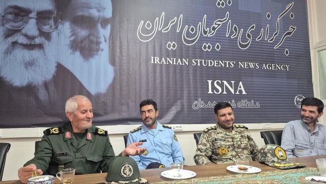 درایت فرماندهان کل قوا/ شرحی بر نحوه فرماندهی امامین انقلاب در ۸ سال و ۱۲ روز دفاع مقدس درایت فرماندهان کل قوا/ شرحی بر نحوه فرماندهی امامین انقلاب در ۸ سال و ۱۲ روز دفاع مقدس