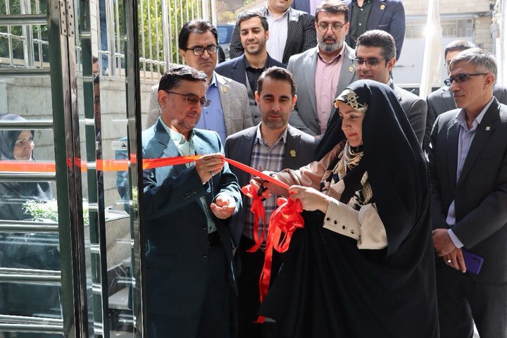 بازدید رئیس دانشگاه علوم پزشکی تهران از پژوهشکده زخم و بافت یارا