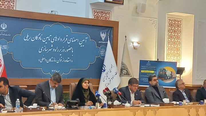 امضای قرارداد ۱۴.۵ همتی با بخش خصوصی برای تامین ناوگان ریلی