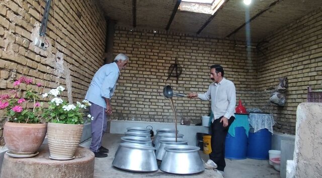 بازآفرینی سنت ۷۰۰ ساله در پانزدهمین آئین شیره‌پزی ملایر