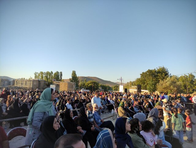 بازآفرینی سنت ۷۰۰ ساله در پانزدهمین آئین شیره‌پزی ملایر