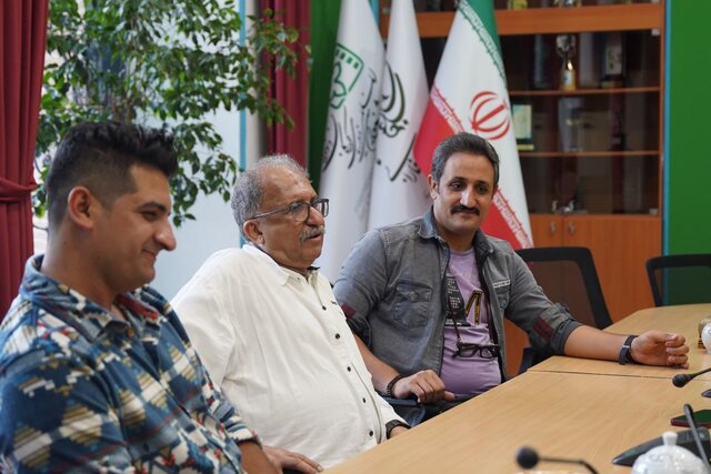 وقتی پدر و مادر برای فرزندانشان در سینما نقش می‌خرند